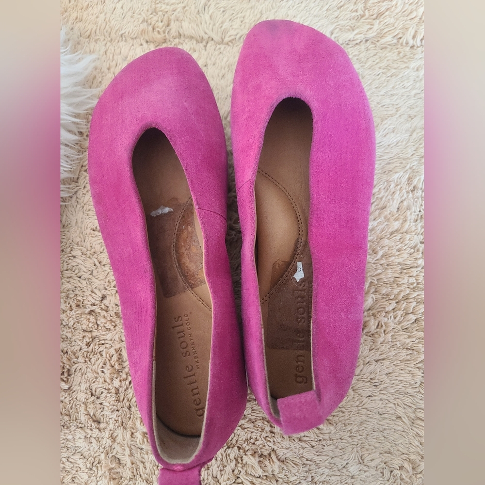 Gentle Souls Women's Pink Suede Flats